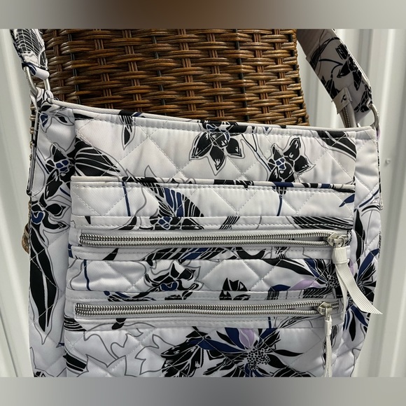 Vera Bradley Triple Zip Hipster Twilight Garden White Purse - Picture 4 of 11